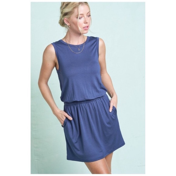 Dress - Picture 2 of 3